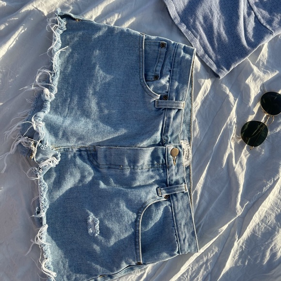 Forever 21 Jean shorts - Picture 3 of 9